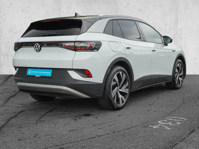 Volkswagen ID.4 view 4