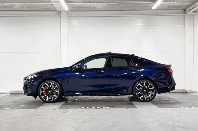 BMW 2 Series view 2