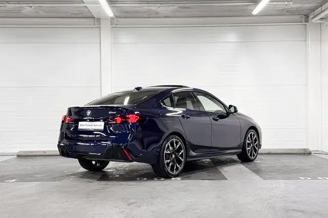 BMW 2 Series view 7