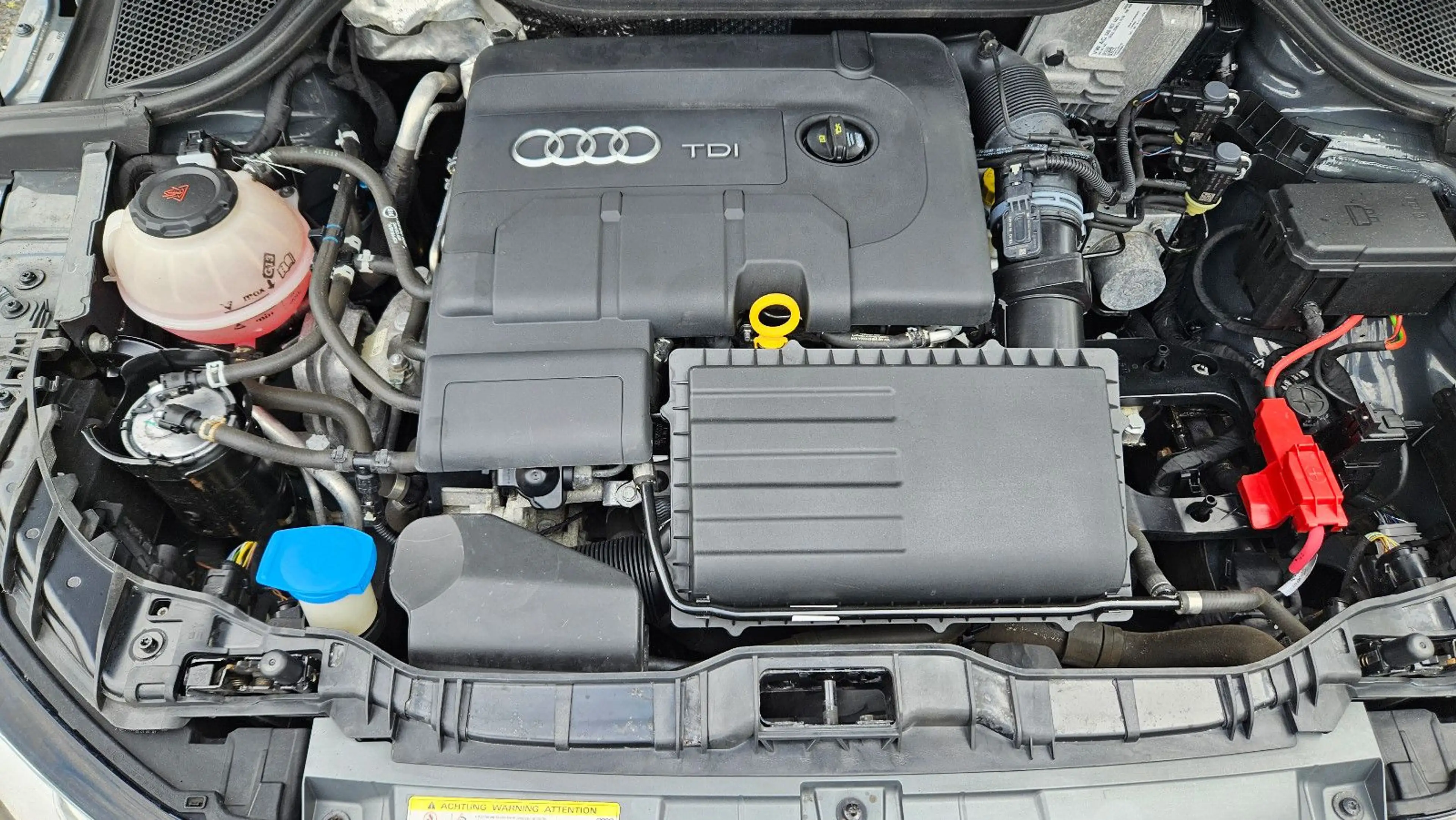 Audi A1 Sportback 1,4 TDI design — photo 13