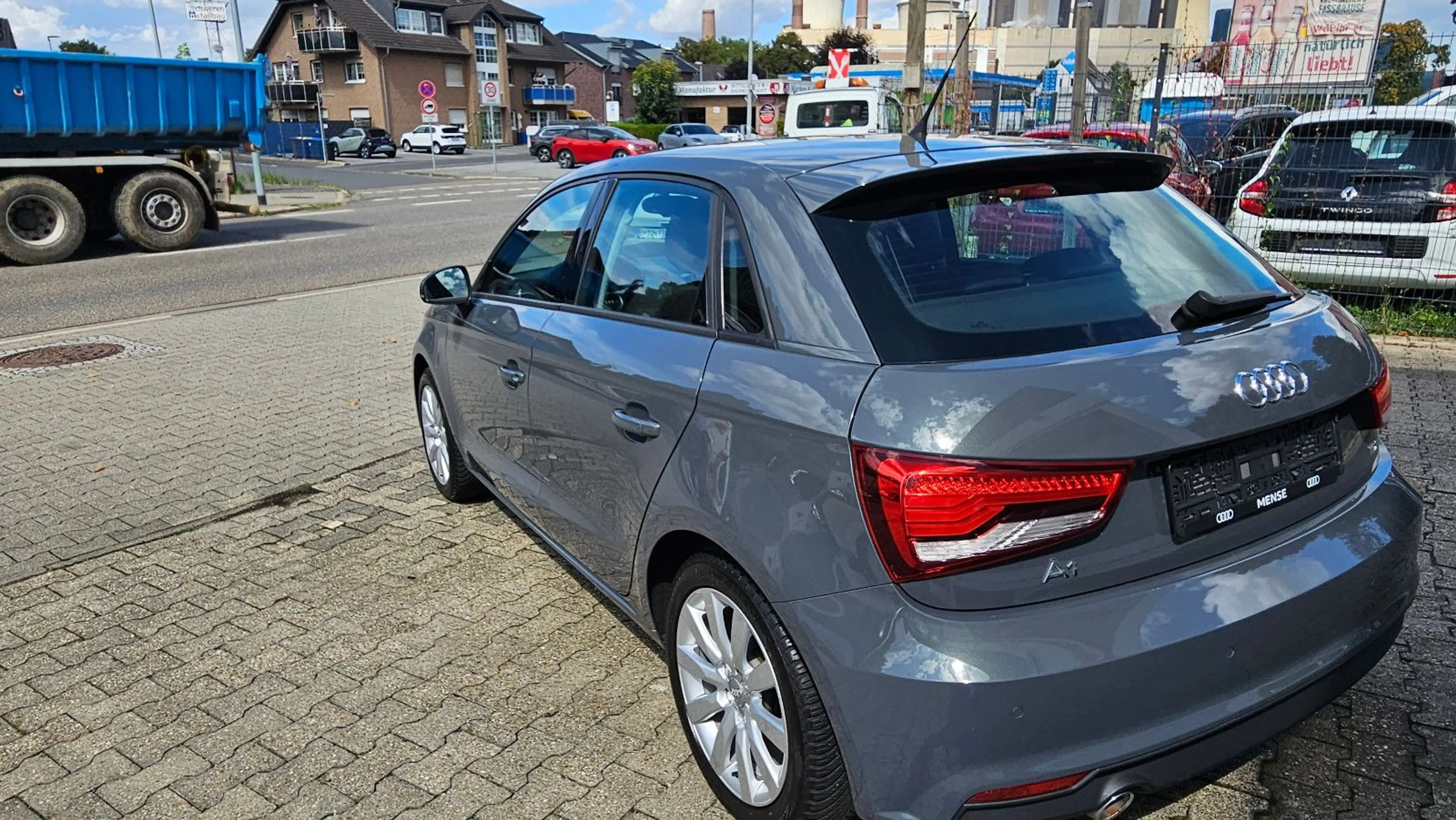 Audi A1 Sportback 1,4 TDI design — photo 6