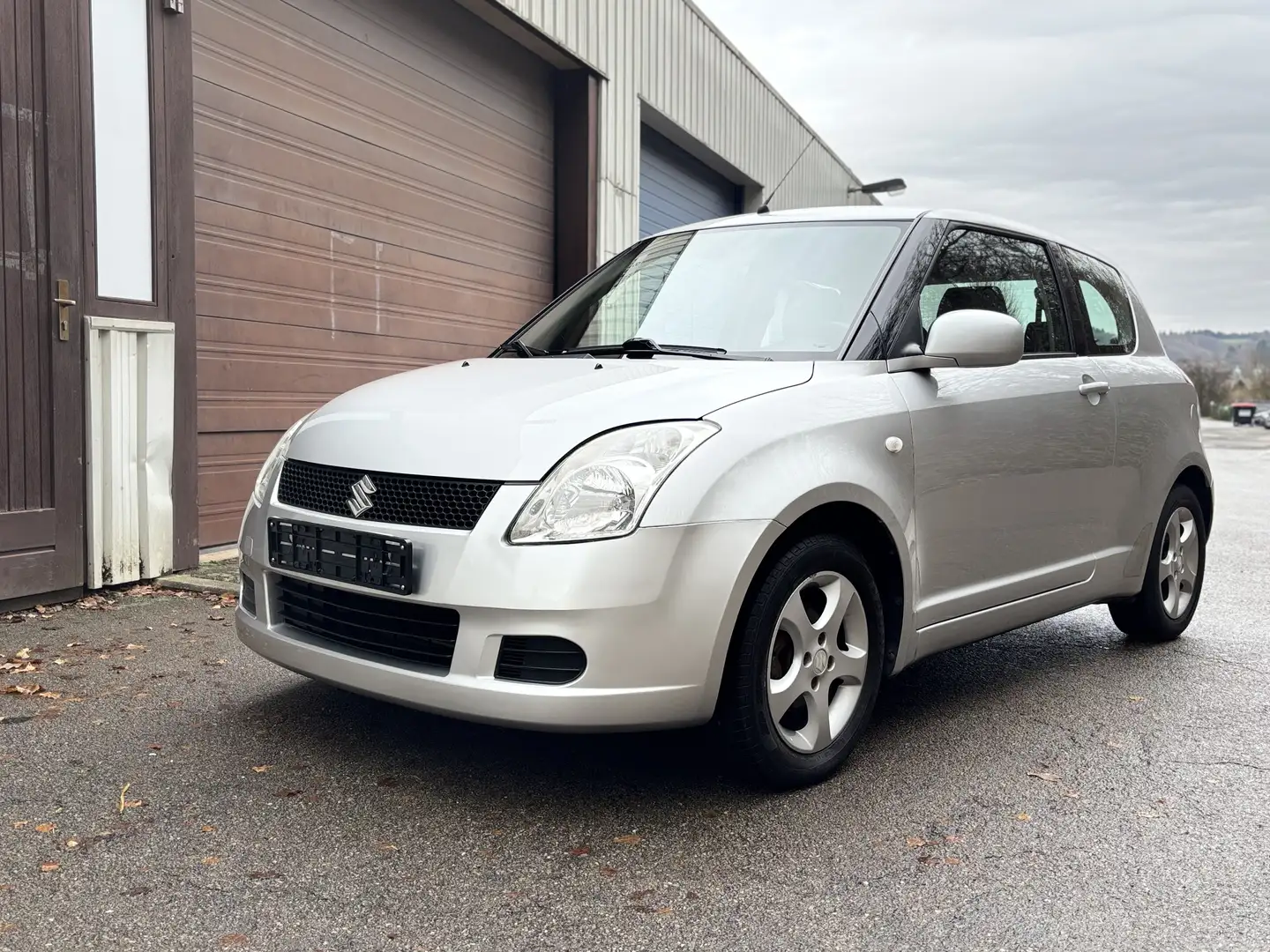 Suzuki Swift 1.3i GA Gris - 1