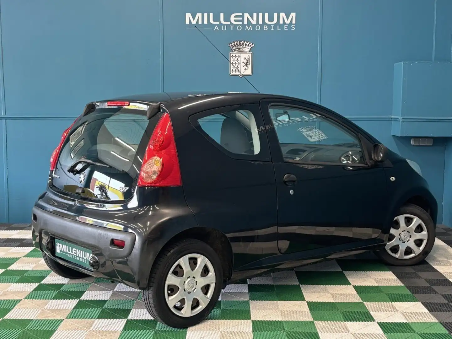 Peugeot 107 1.0 12V URBAN EURO5 3P Noir - 2