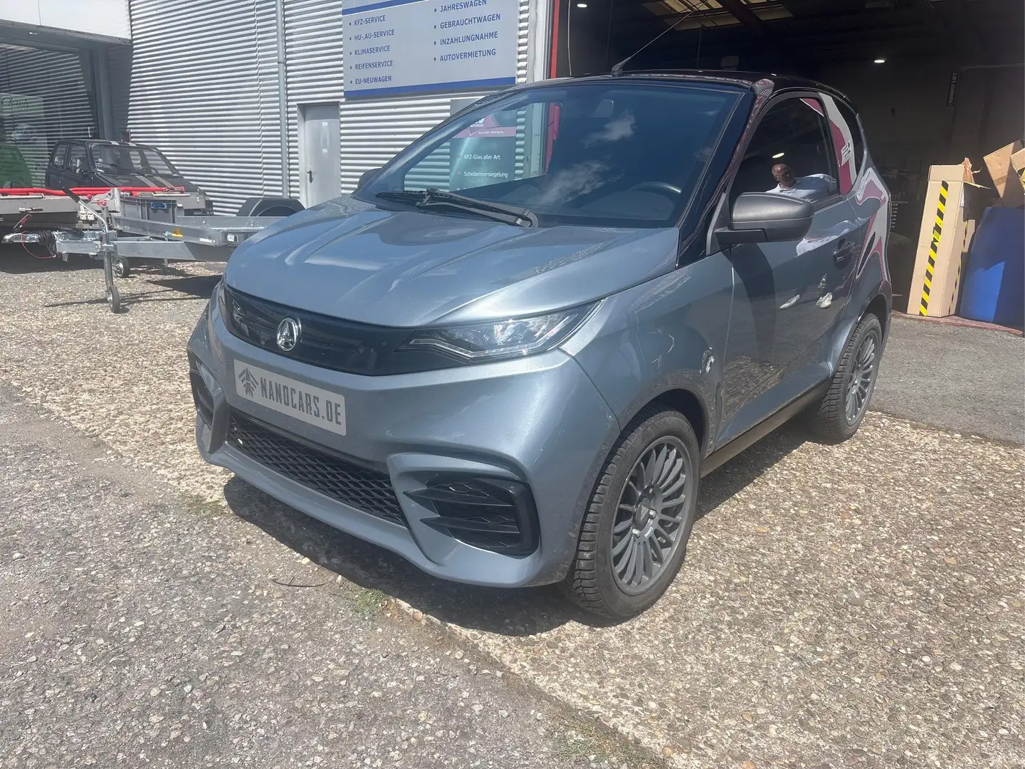 Aixam Sonstige 6 kW (8 PS), Automatik Grau - 1