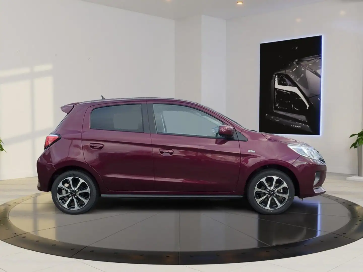 Mitsubishi Space Star 1.2 MIVEC Select+ 52 kW (71 PS), Schaltgetriebe Rot - 2