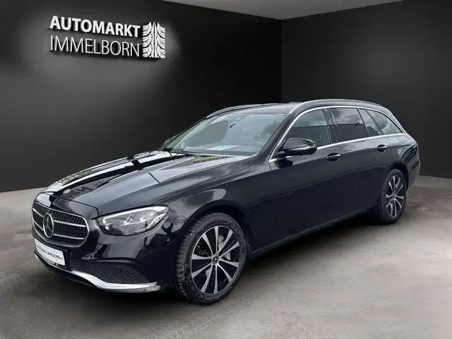 Mercedes-Benz E-Class view 4