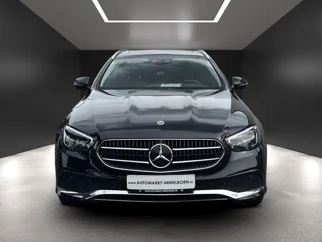 Mercedes-Benz E-Class view 8