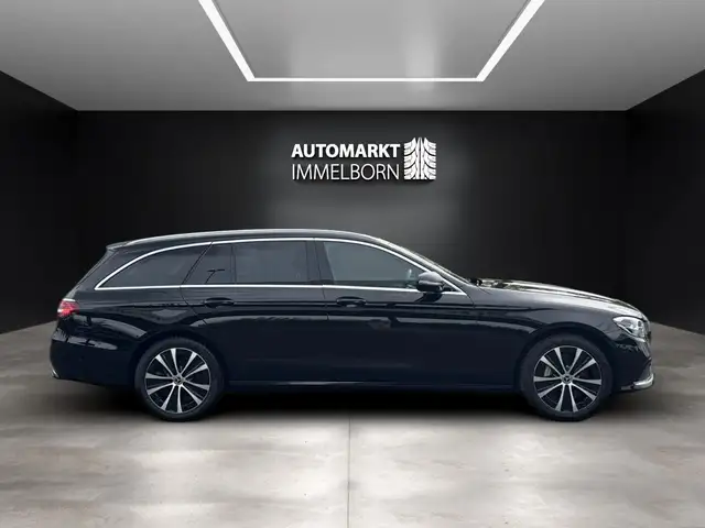 Mercedes-Benz E-Class view 7