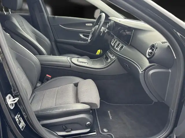 Mercedes-Benz E-Class view 14