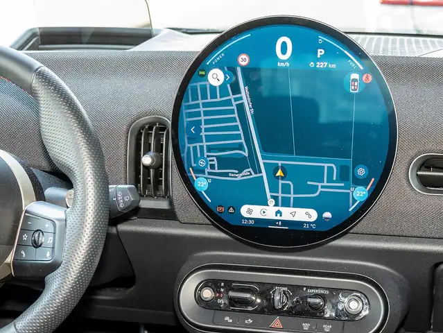 Mini Cooper Cooper view 6