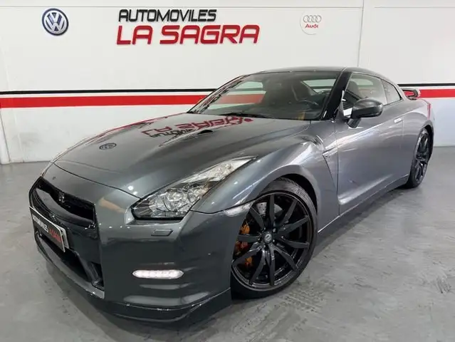 Nissan GT-R 550cv