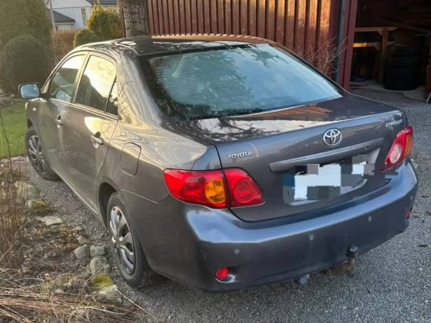 Toyota Corolla Corolla Kombi 1,4 D-4D 90 Luna Austria Luna Austria Grau - 1