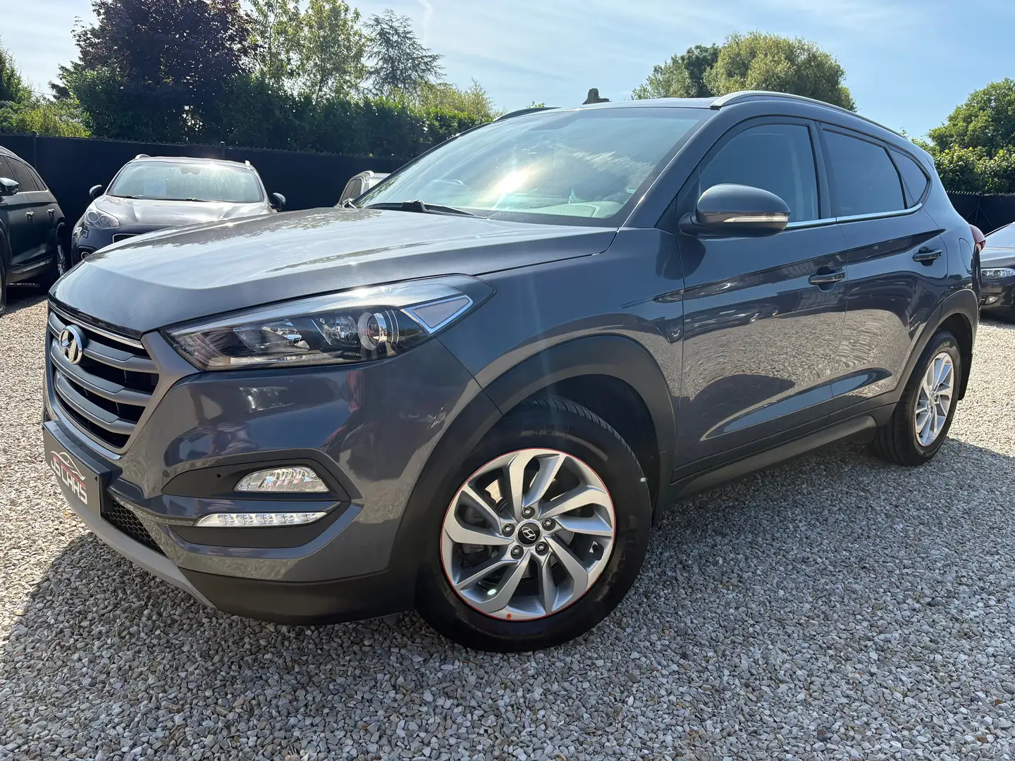 Hyundai TUCSON 1.7CRDi 2WD EXECUTIVE ISG*GPS*CAMERA*ECRAN ARRIERE Grijs - 2