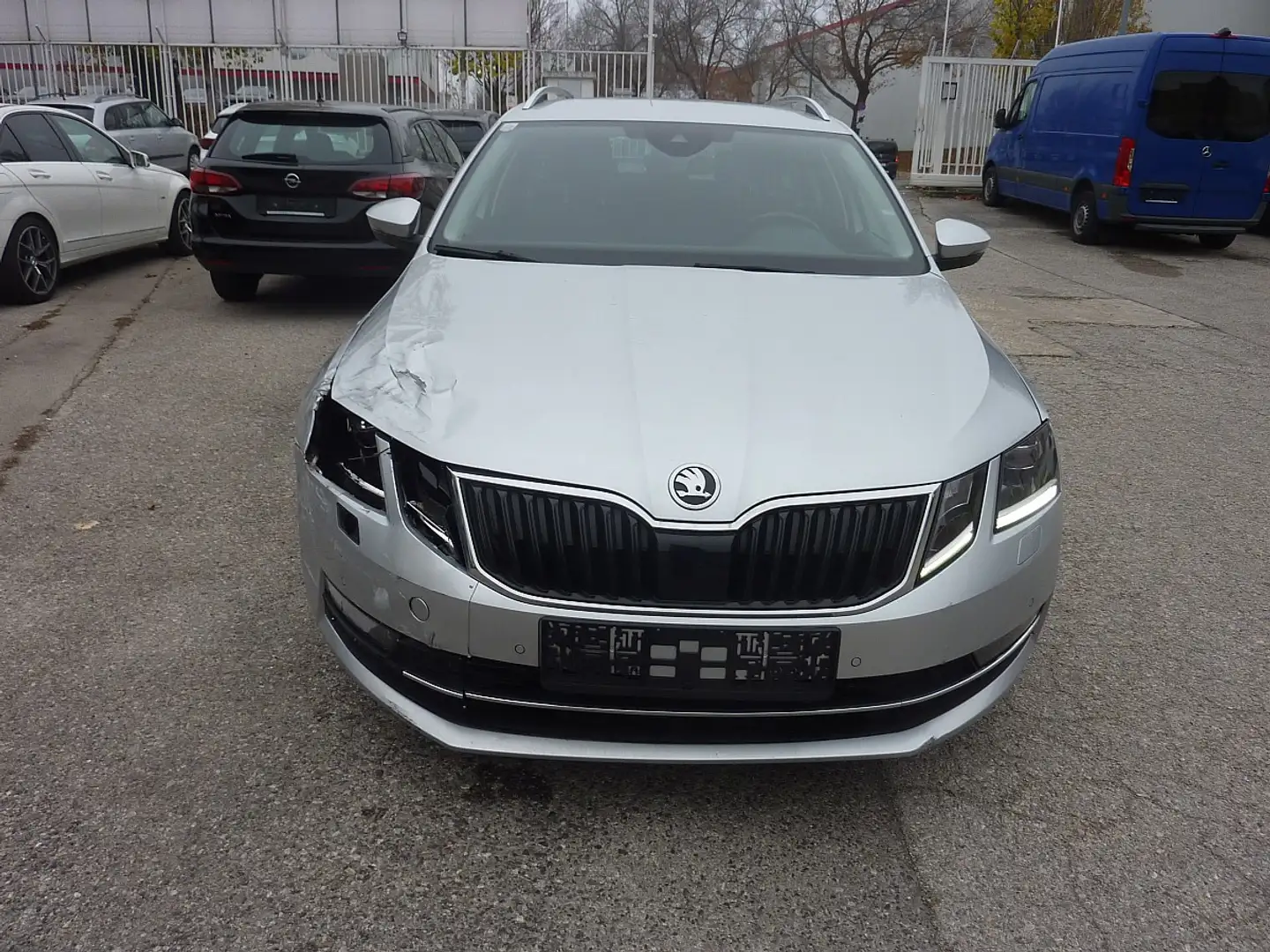 Skoda Octavia Combi 1,0 TSI Style Limited DSG Silber - 2