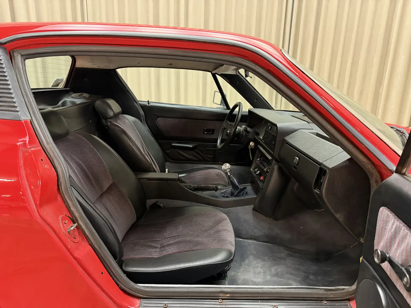 Triumph TR7 Coupé / 1978 / Origineel Nederlandse auto / 5-Spee Rood - 2