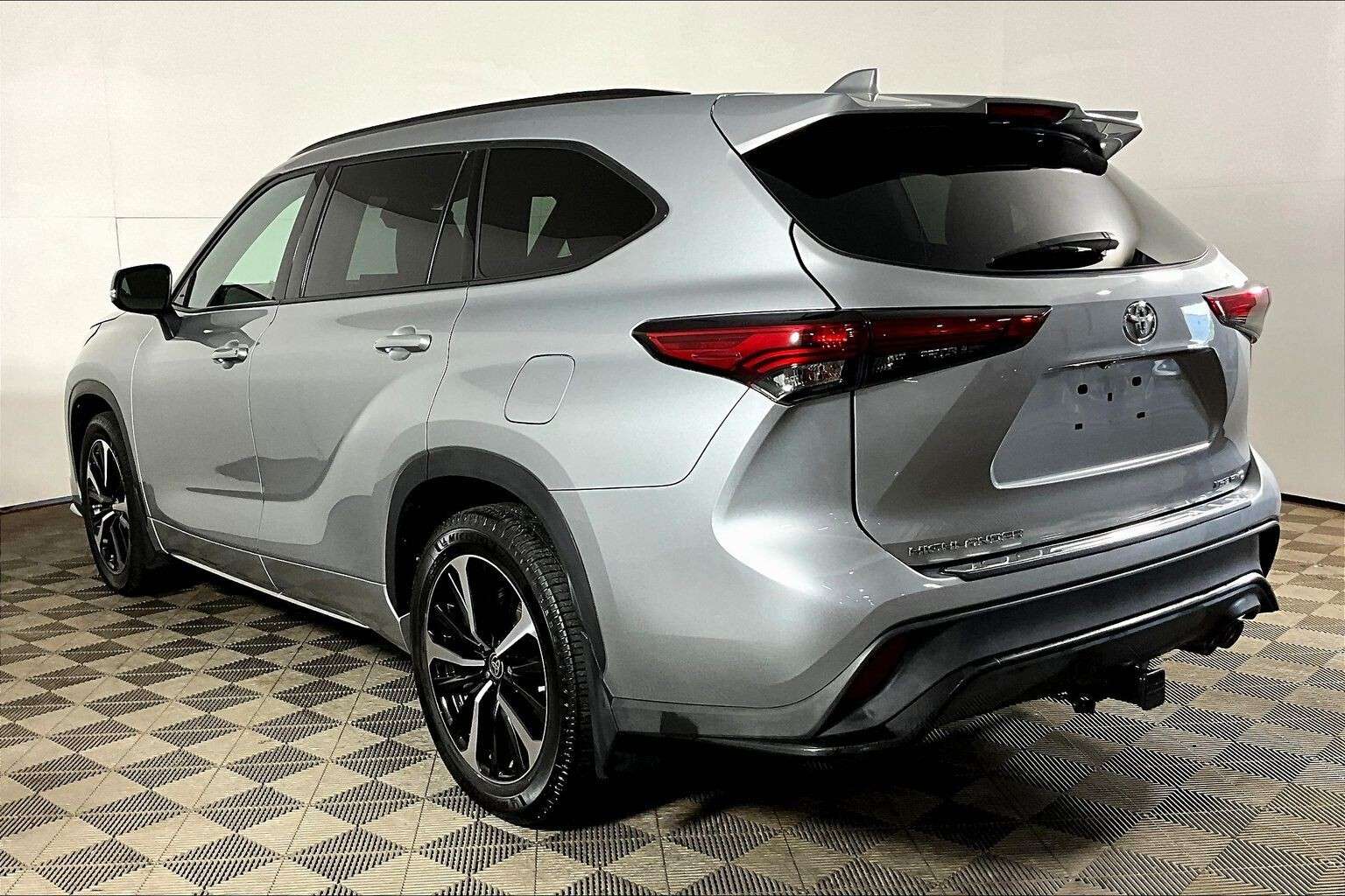 used 2021 Toyota Highlander car, priced at $38,498