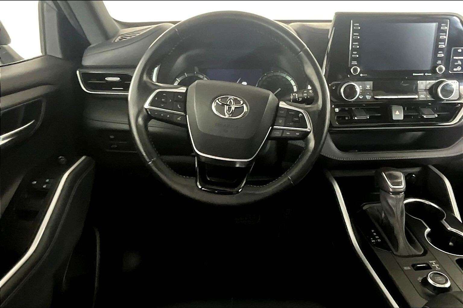 used 2021 Toyota Highlander car, priced at $38,498