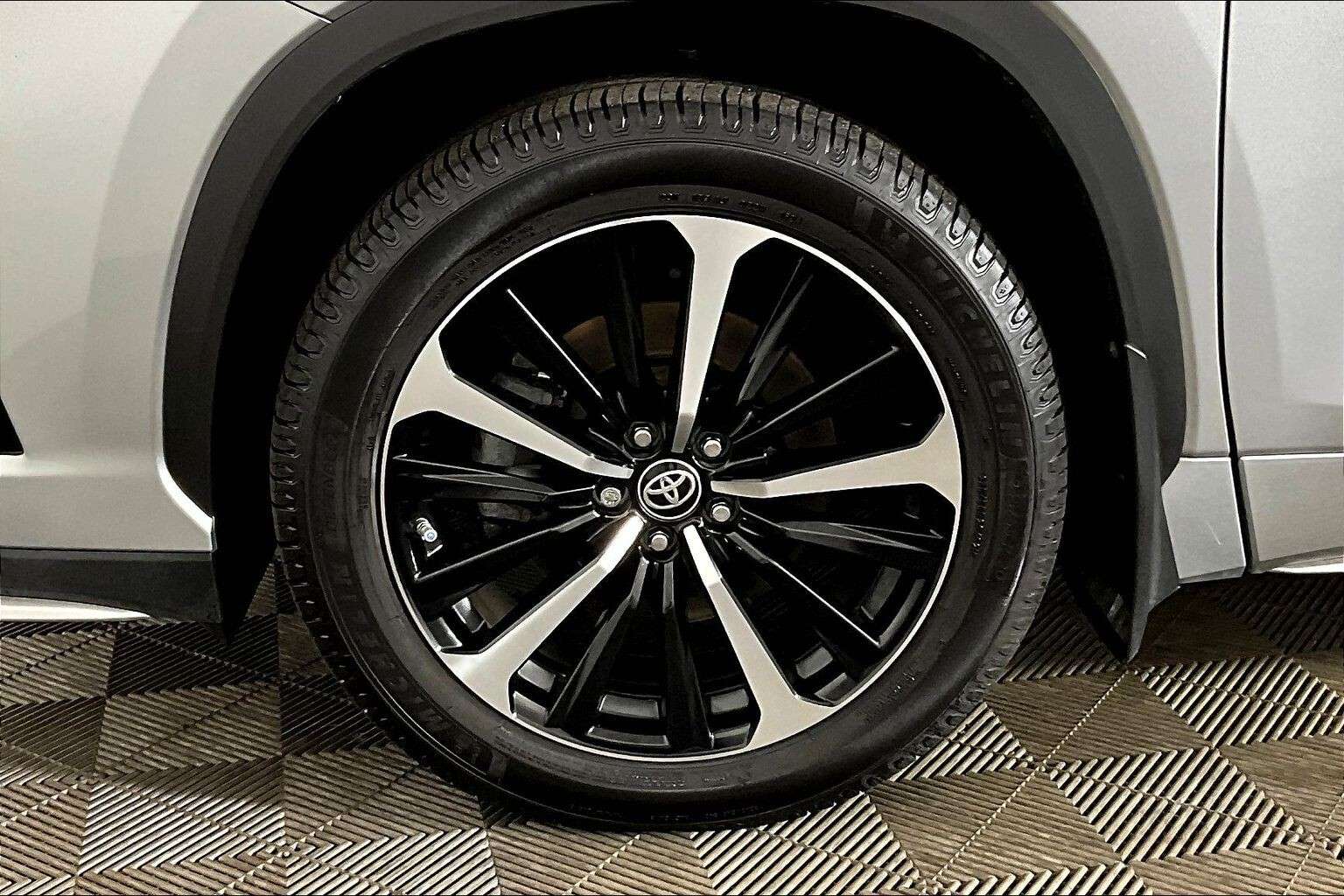 used 2021 Toyota Highlander car, priced at $38,498