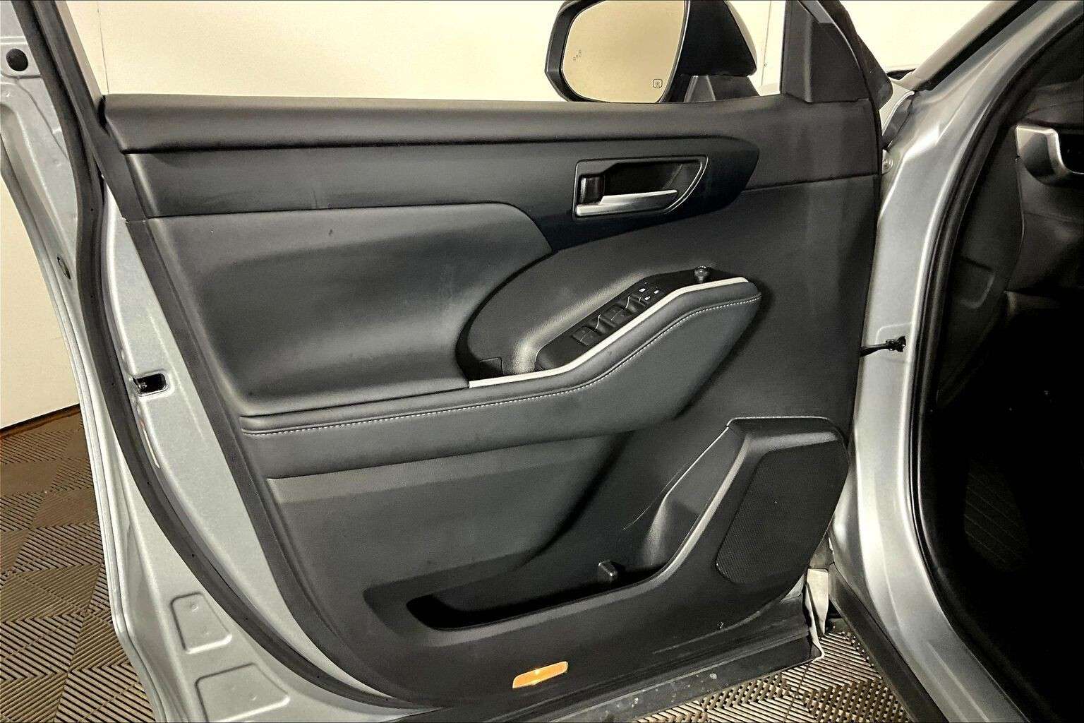 used 2021 Toyota Highlander car, priced at $38,498