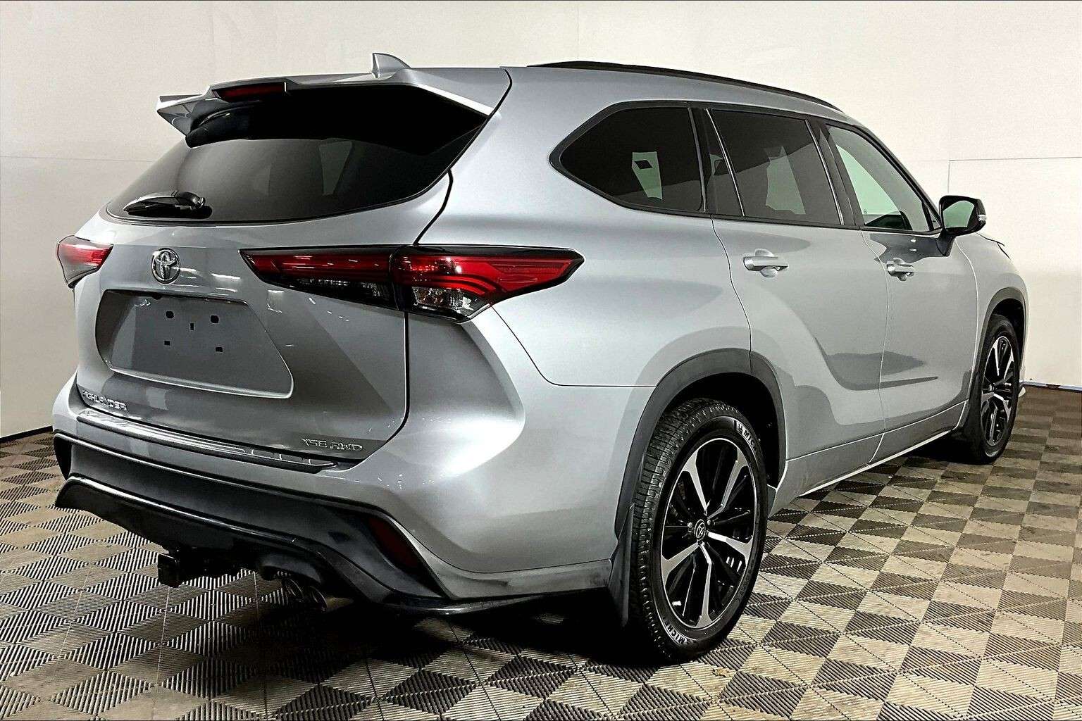 used 2021 Toyota Highlander car, priced at $38,498