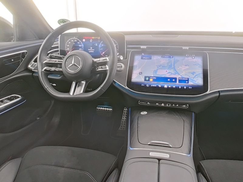 Mercedes-Benz E 200 AMG Night LED/Kamera/Tot/Distr/19"/Ambient — photo 6