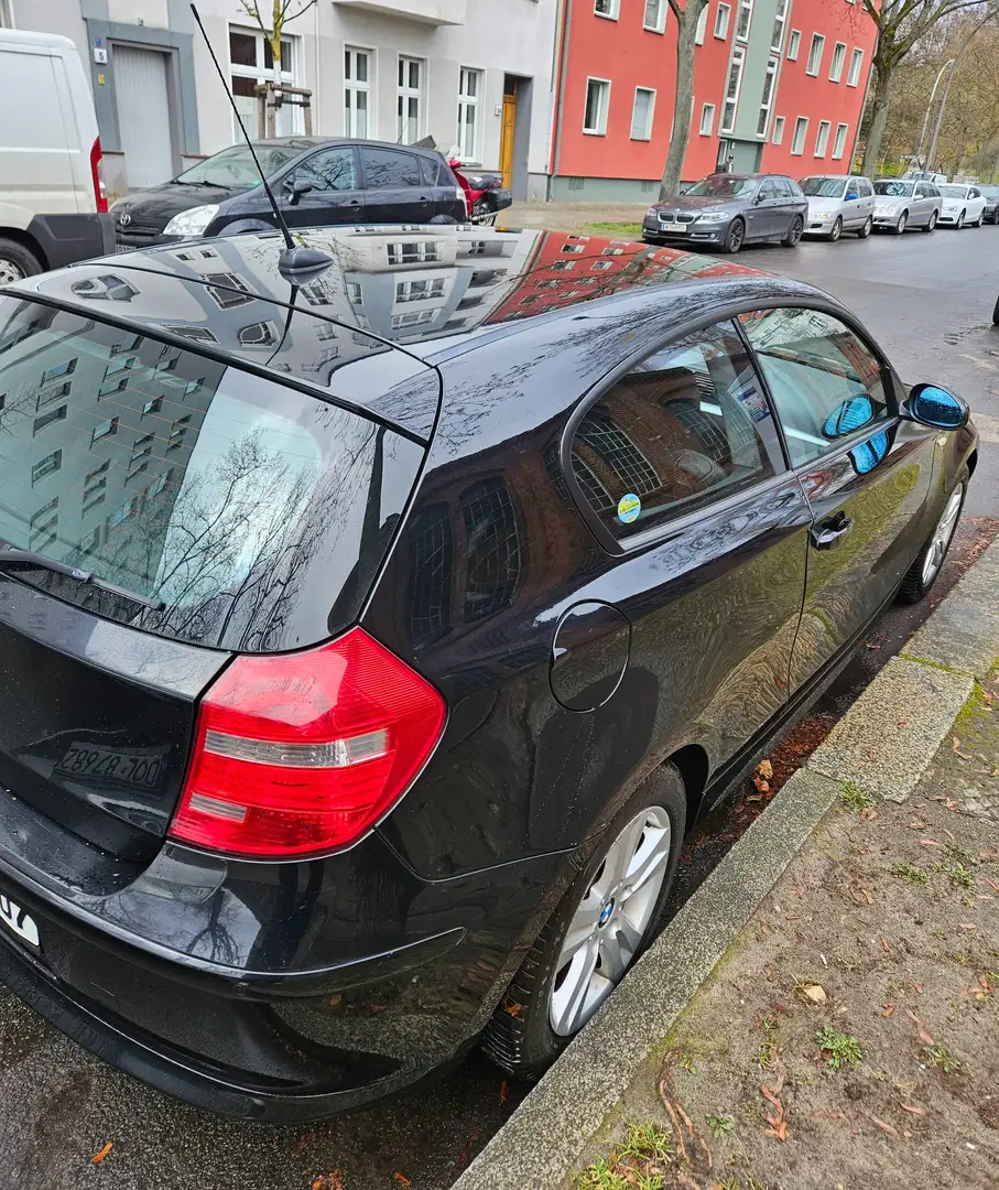 BMW 118 118i Schwarz - 2