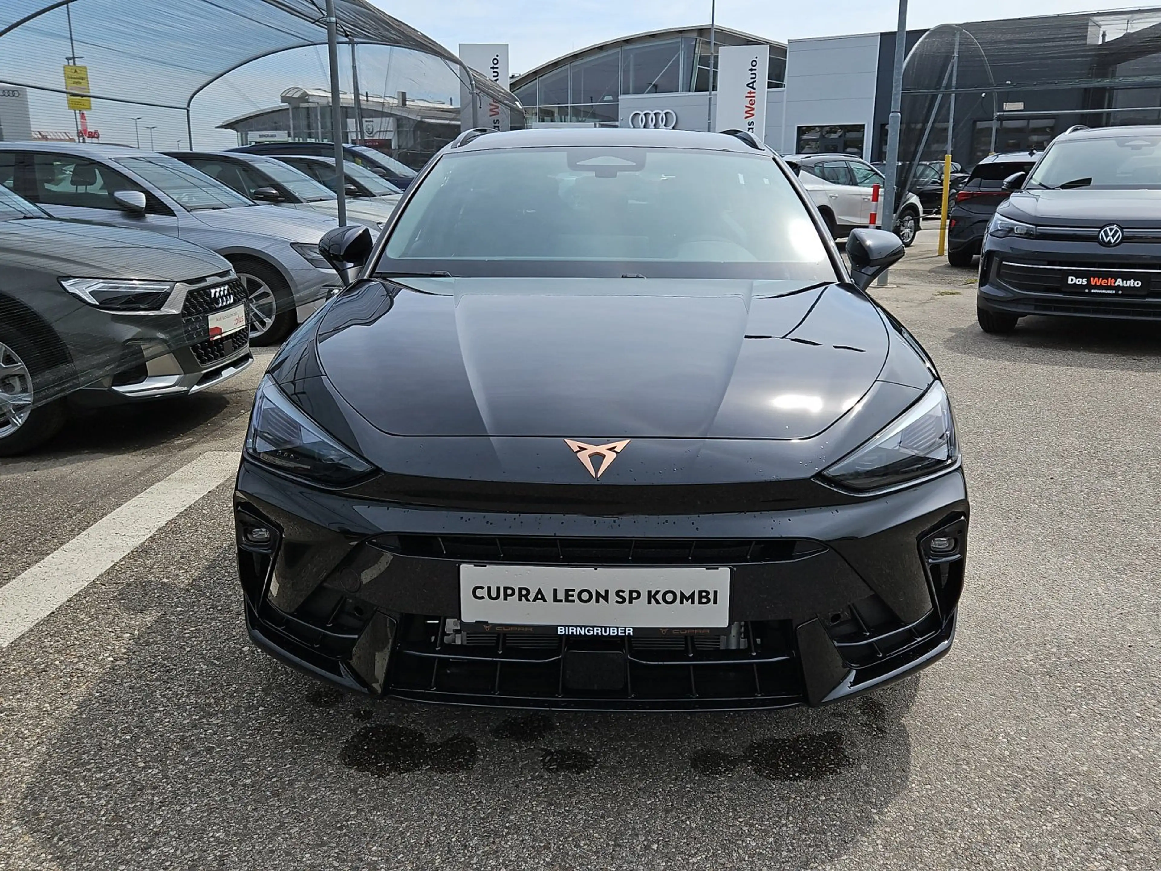 CUPRA Leon 1.5 eTSI DSG — photo 4