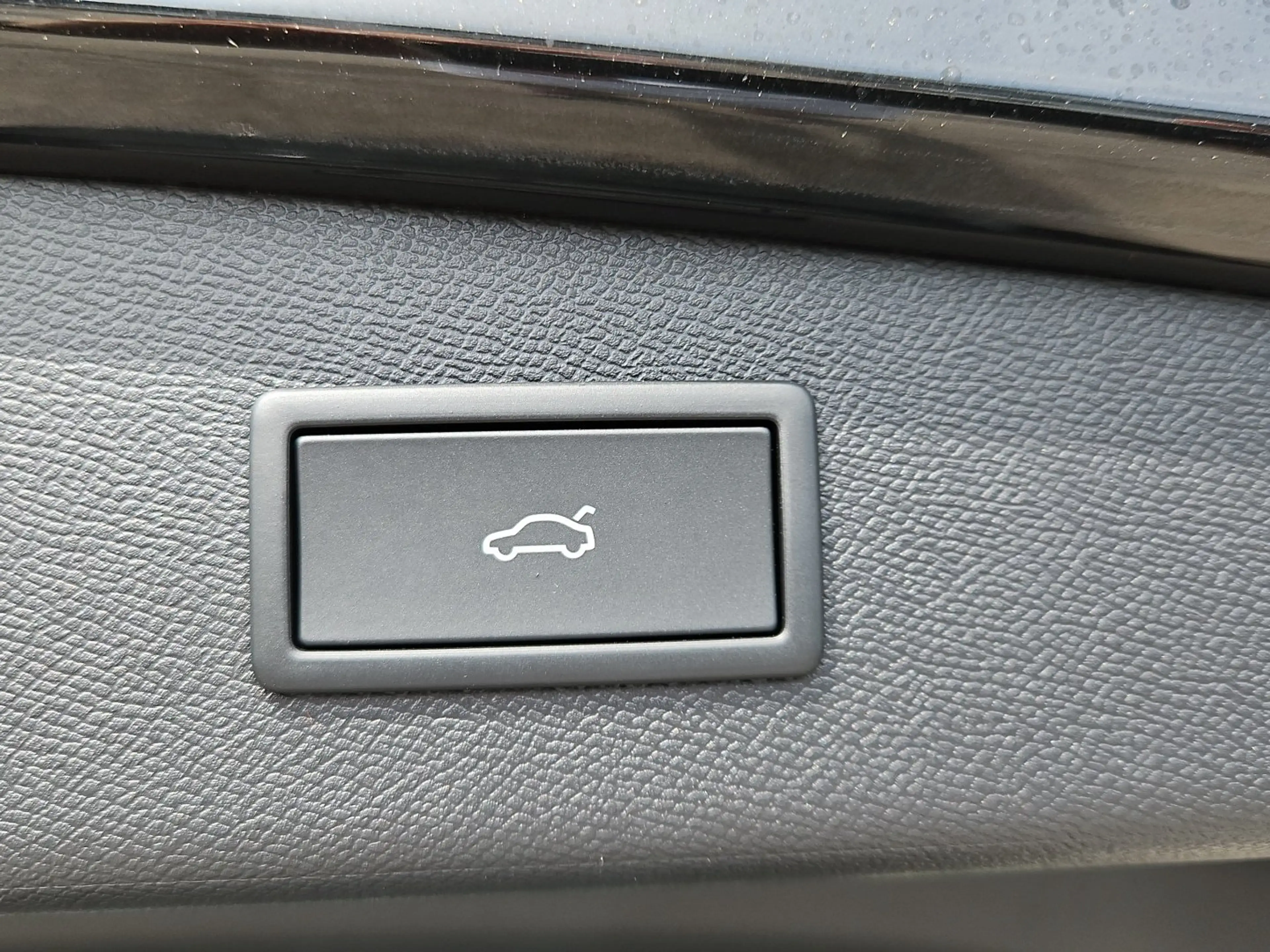 CUPRA Leon 1.5 eTSI DSG — photo 14