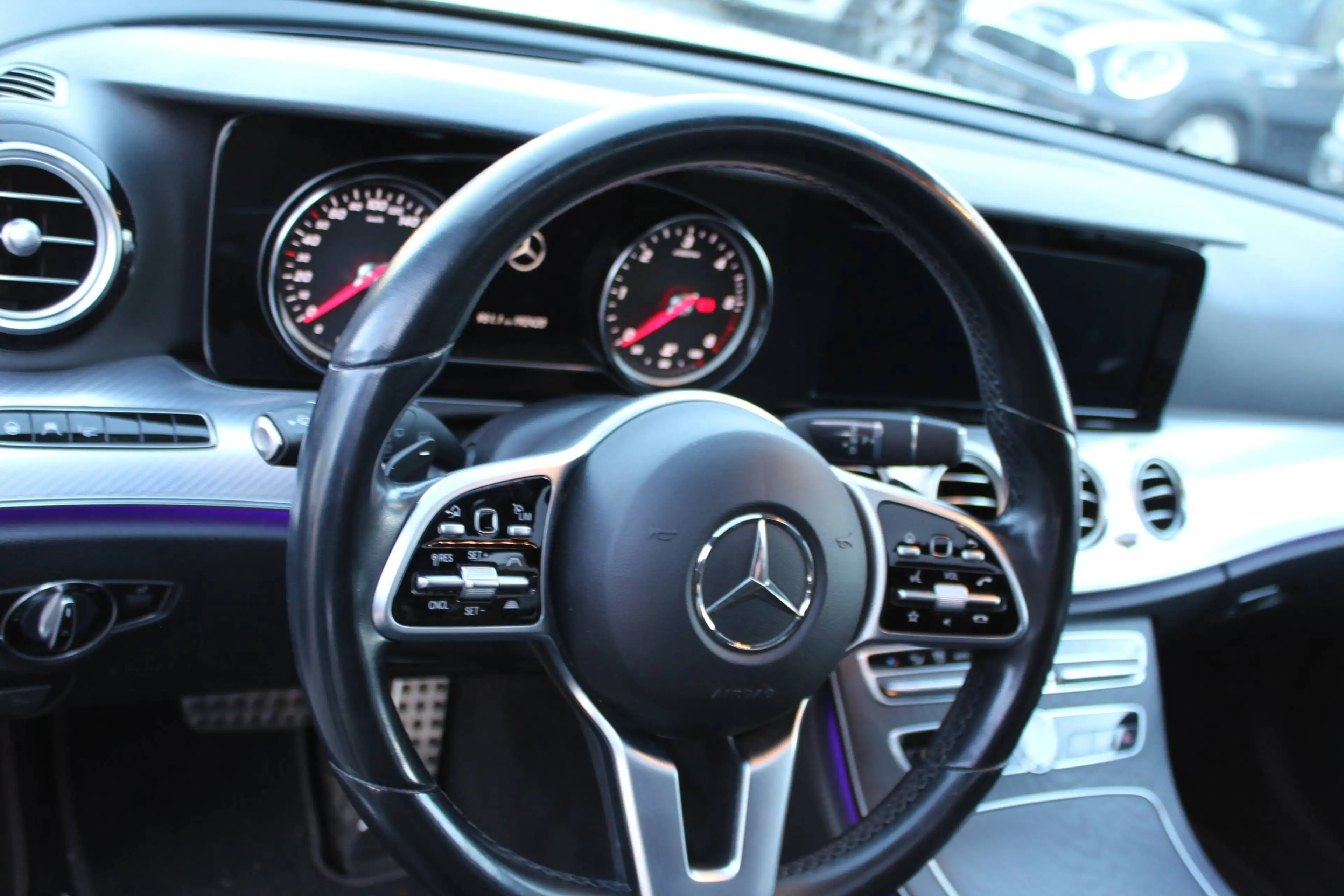 Mercedes-Benz E 220 E 220 d Kombi Sportstyle Burmaster Led Spurhalte. 360° Kamera — photo 13
