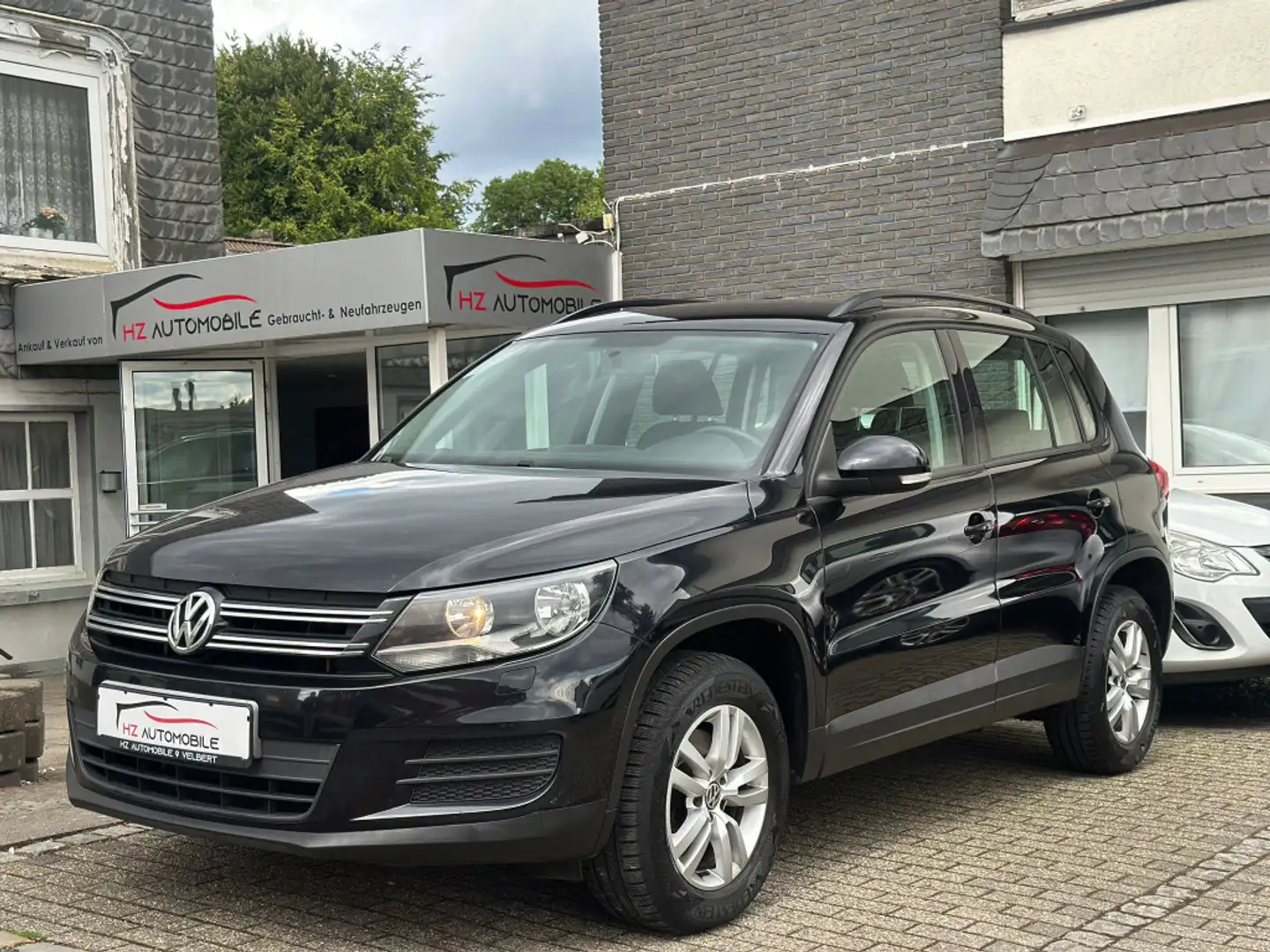 Volkswagen Tiguan 2.0 TDI Trend & Fun BMT *1.HAND*SHZ*KLIMA Black - 1