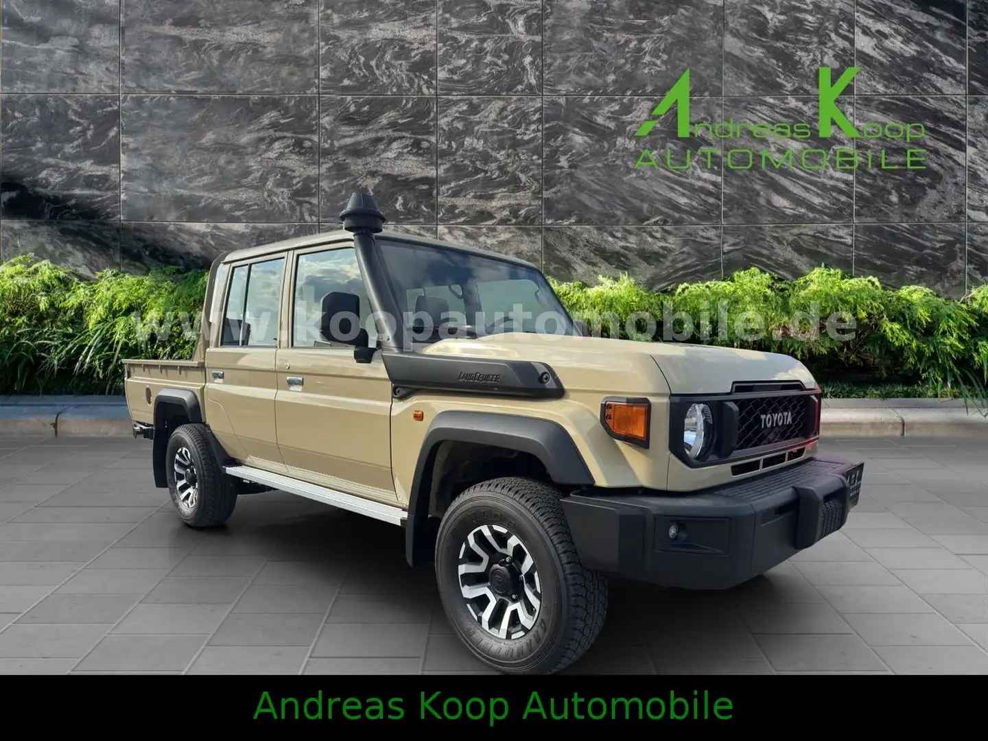 Toyota Land Cruiser GRJ 79 DC LX 40th Automatik SOFORT Beige - 2
