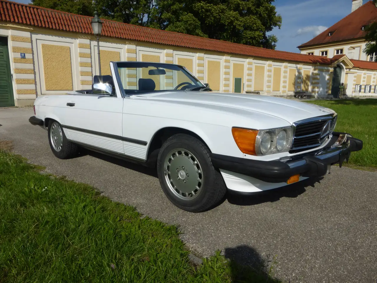 Mercedes-Benz 560 SL, foto 1