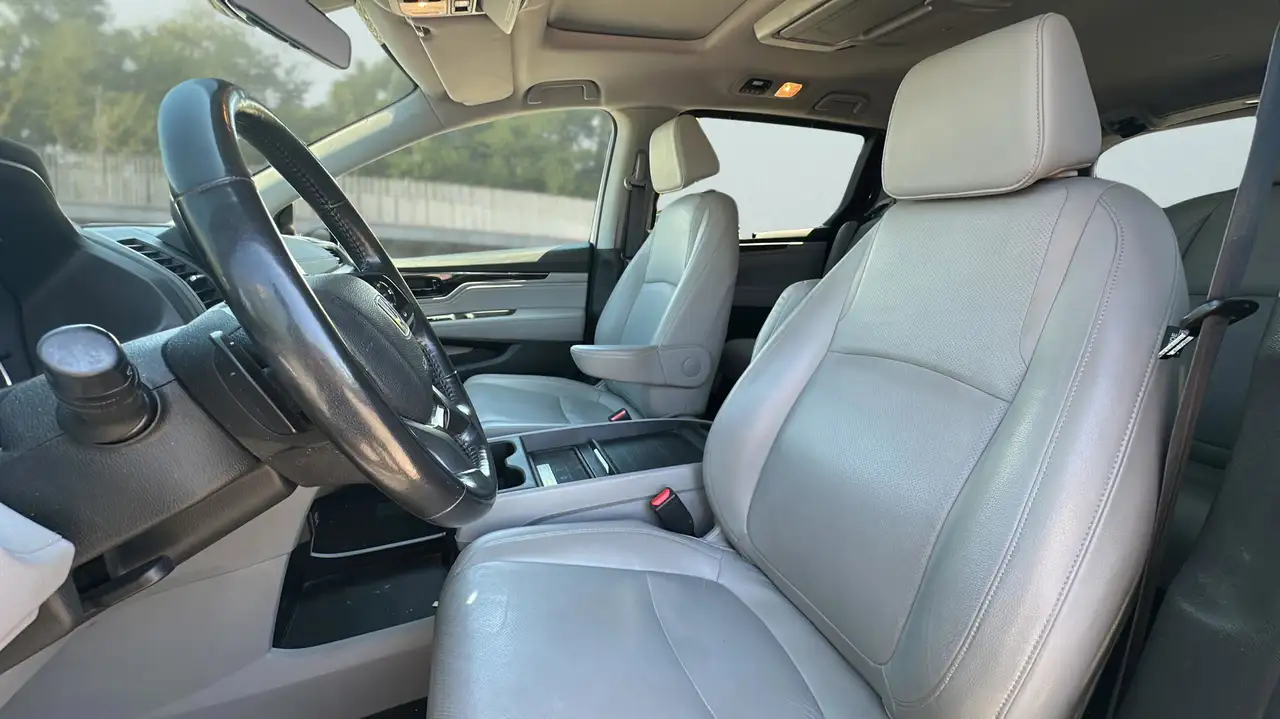 Honda Odyssey снимка Honda Odyssey