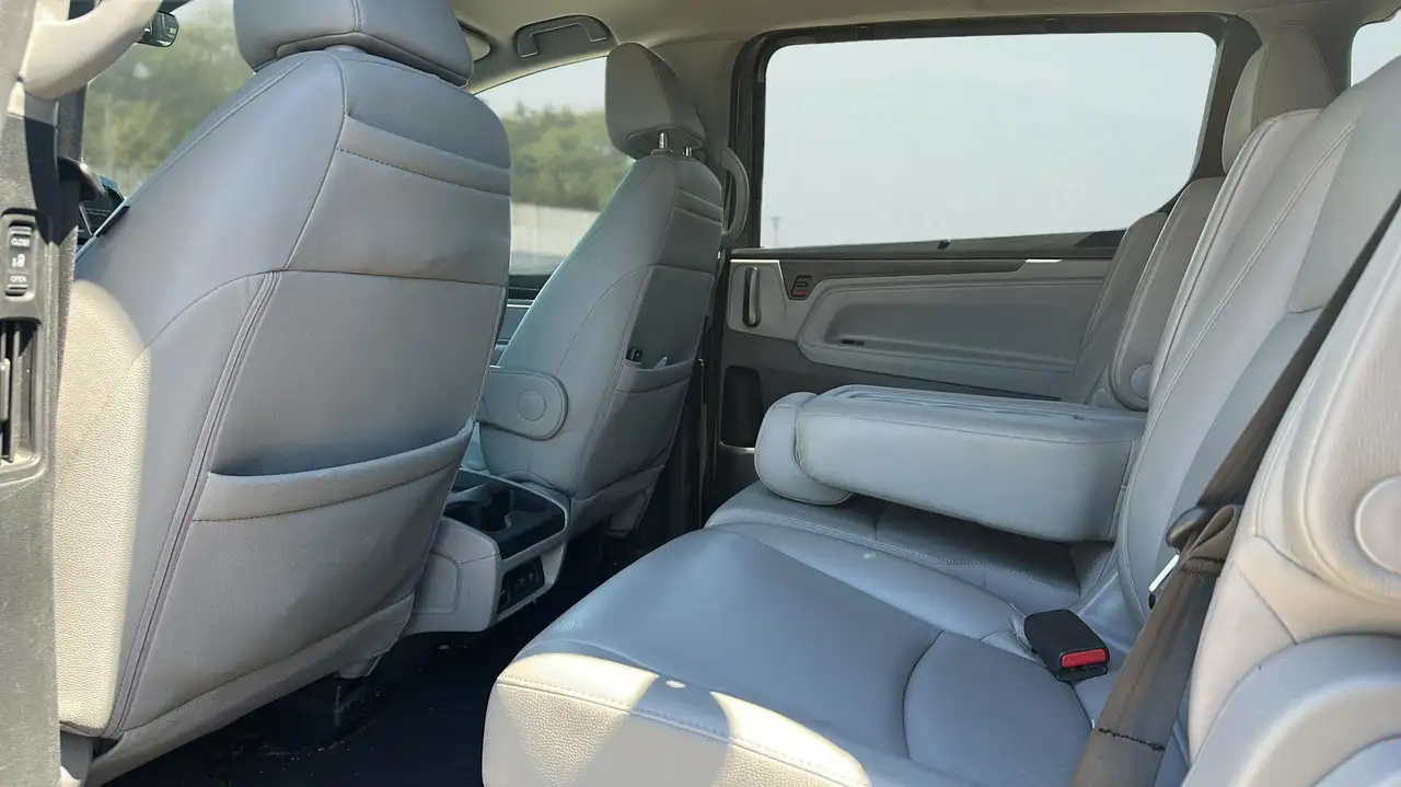 Honda Odyssey снимка Honda Odyssey