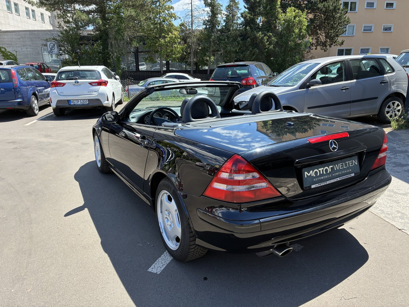 Mercedes-Benz SLK 200 — photo 8