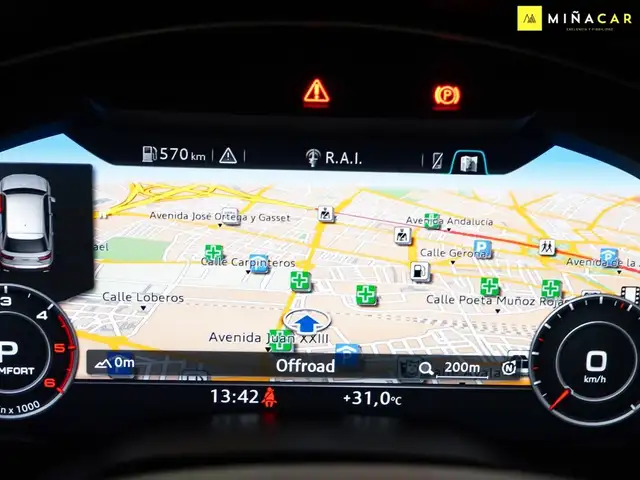 Audi Q7 view 18