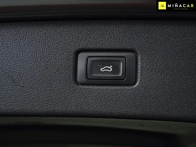 Audi Q7 view 30
