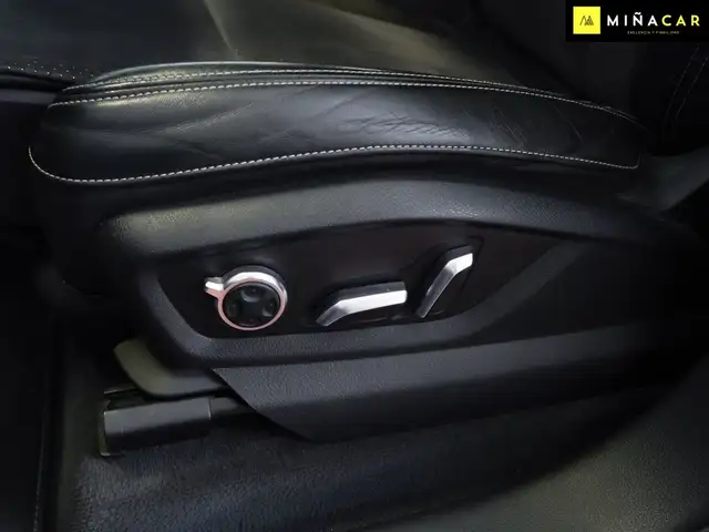 Audi Q7 view 14