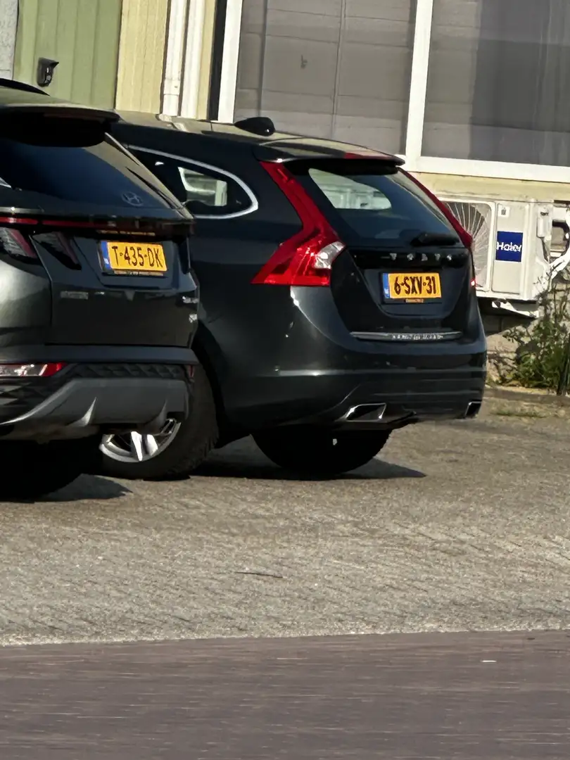 Volvo V60 D6 Plug-In-Hybrid AWD Geartronic Pure Limited - 2