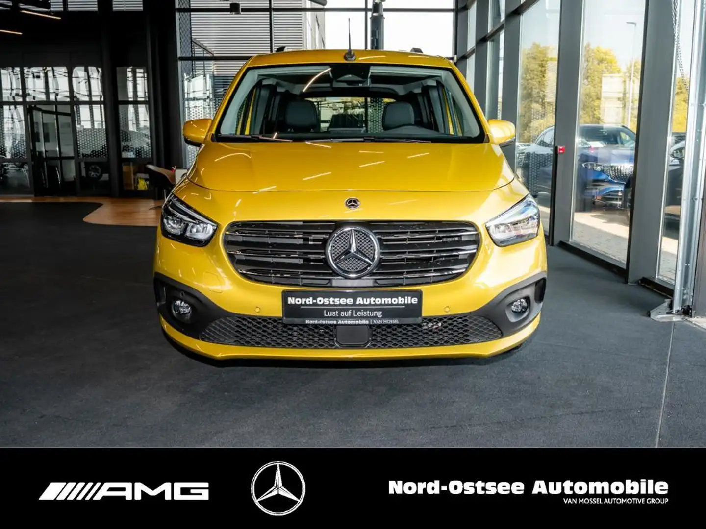 Mercedes-Benz T-Class T 180 PROGRESSIVE NEUES MODELL MBUX WINTER PAKET Jaune - 2