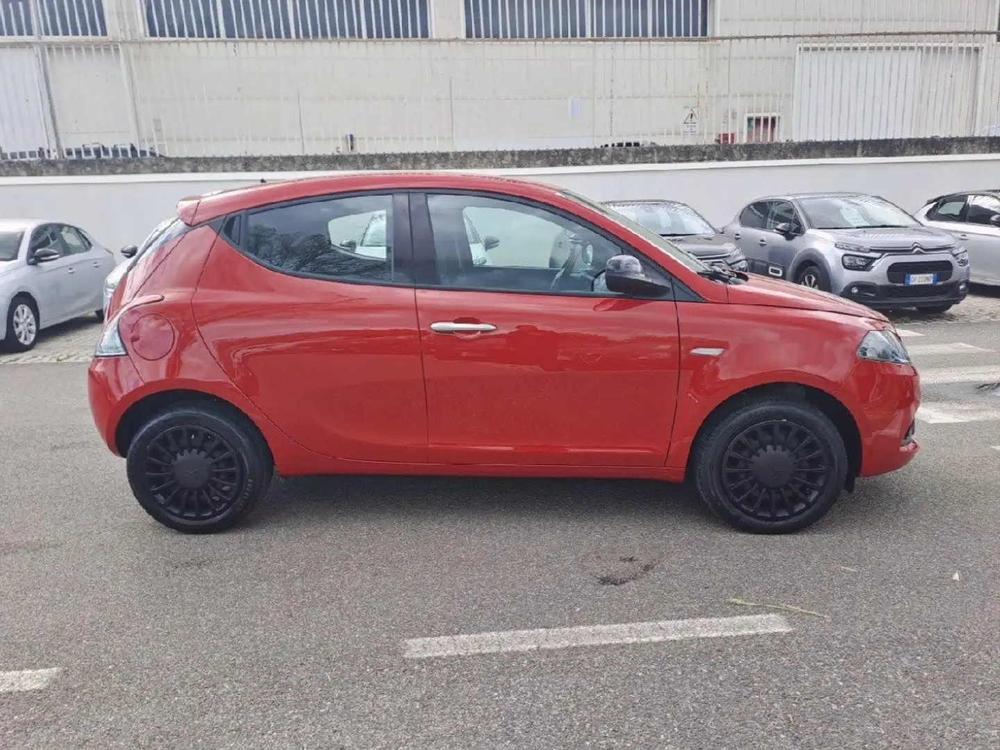 Lancia Ypsilon 1.0 FireFly 70cv S&S Hybrid SILVER Rosso - 2