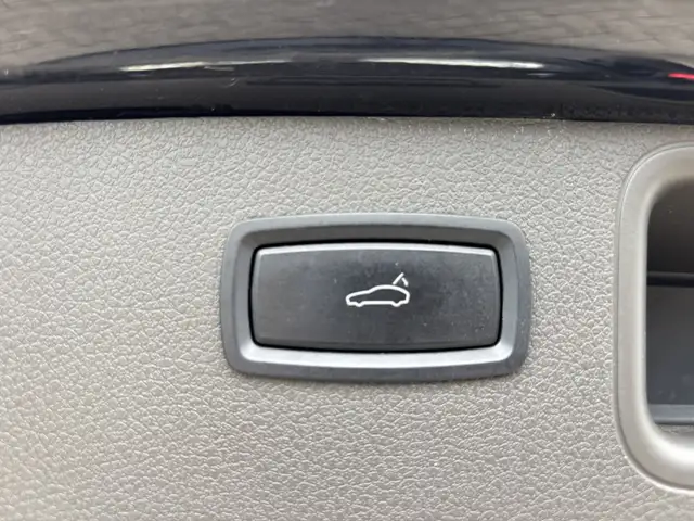 Porsche Macan view 11