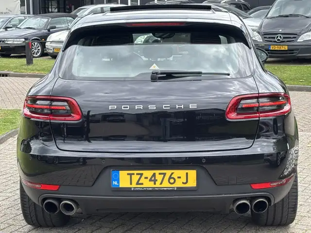 Porsche Macan view 6