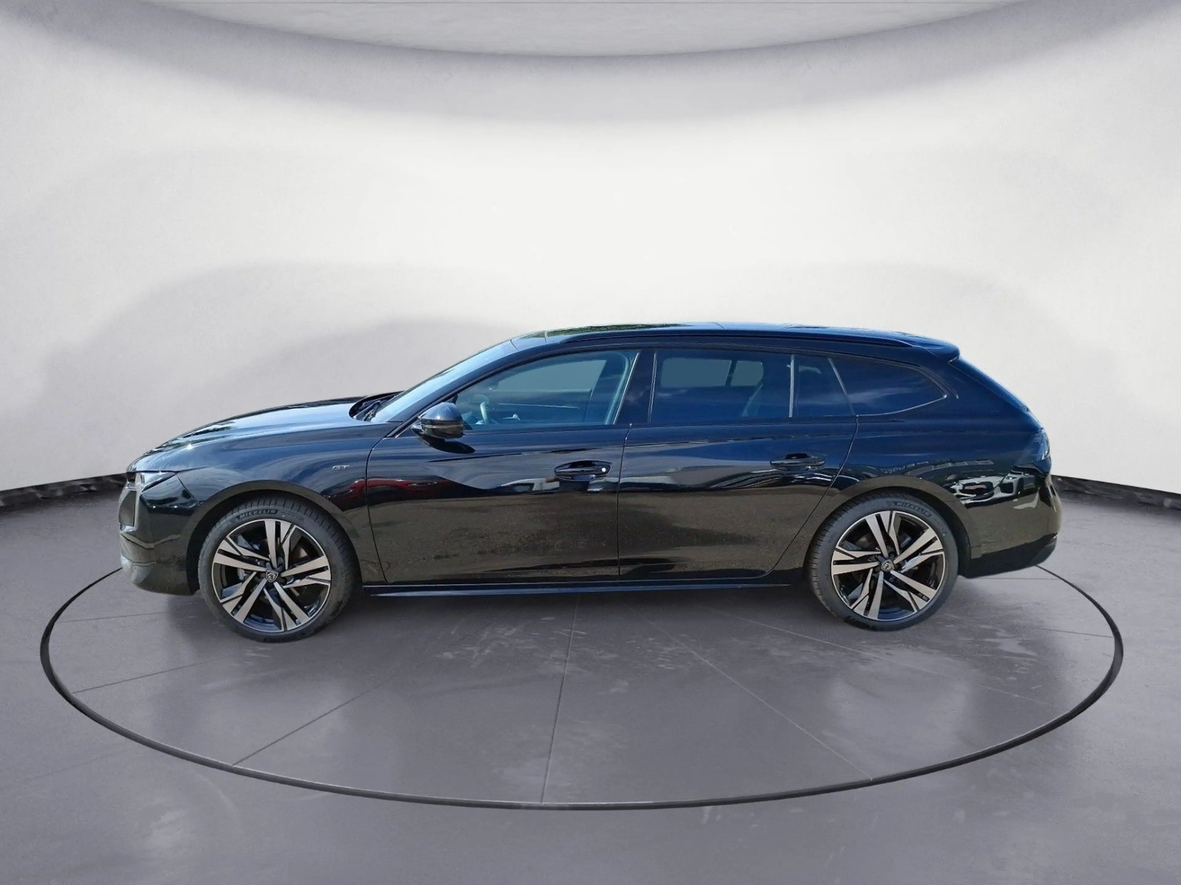 Peugeot 508 PureTech 130 EAT8 GT SW Tempom.aktiv Bluetoo — photo 3