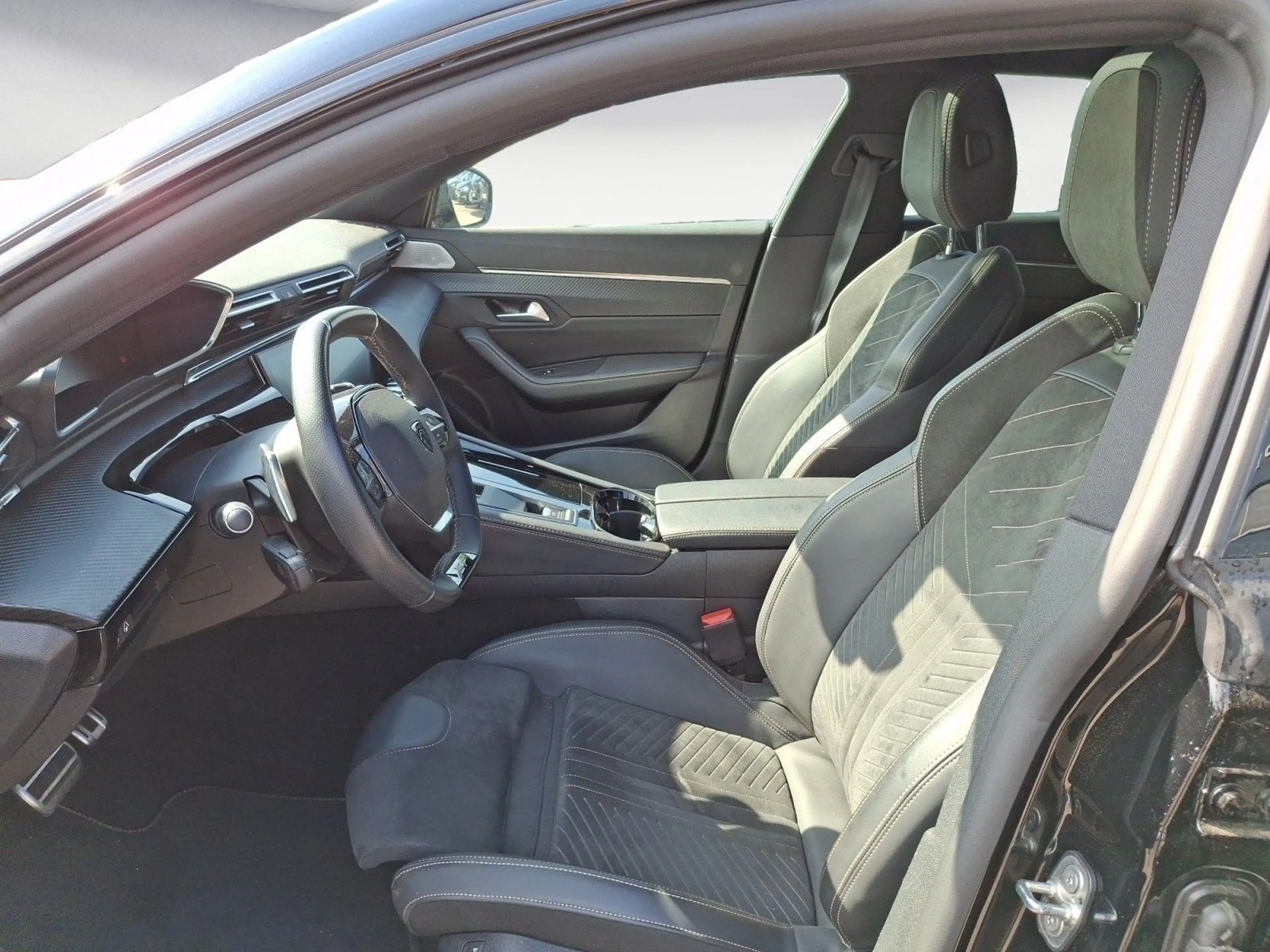 Peugeot 508 PureTech 130 EAT8 GT SW Tempom.aktiv Bluetoo — photo 8