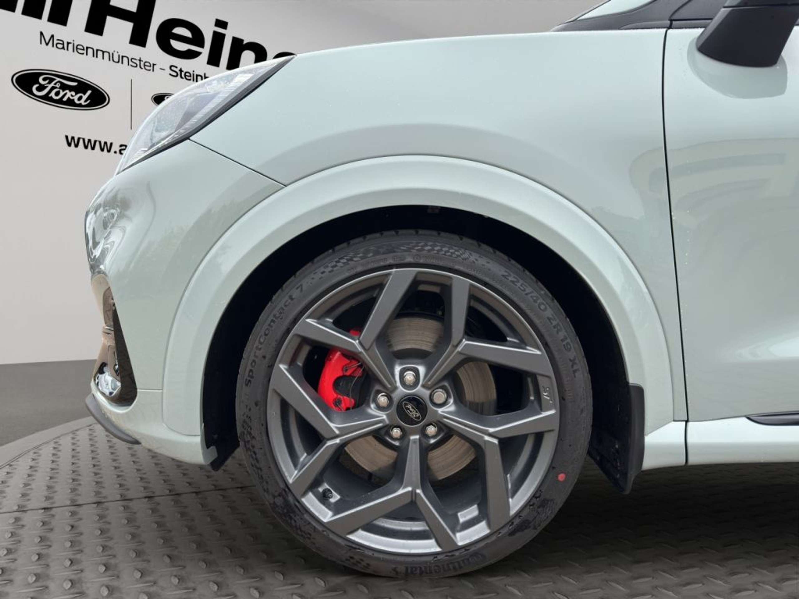 Fahrzeugabbildung Ford Puma ST 160 PS AUTOMATIK *AHK*LED*B&O* INKL. FLATRATE+ - mit KI generiert/bearbeitet