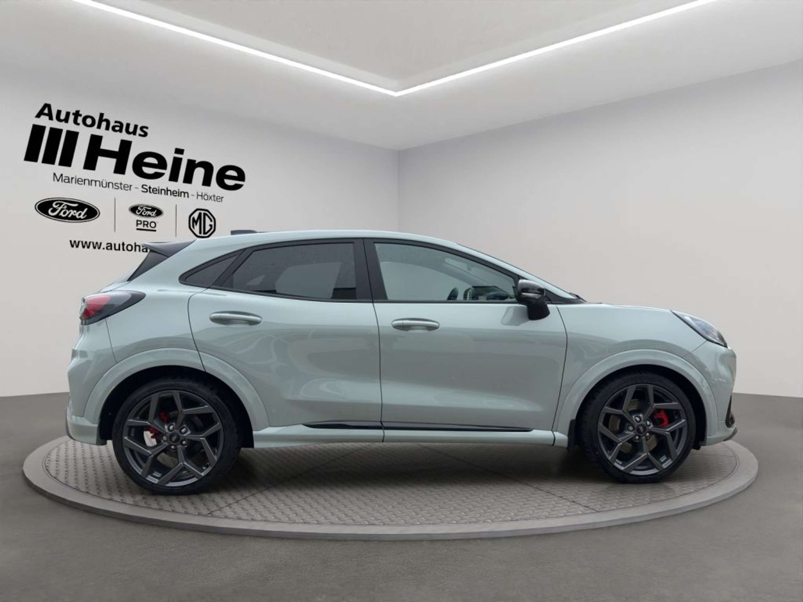 Fahrzeugabbildung Ford Puma ST 160 PS AUTOMATIK *AHK*LED*B&O* INKL. FLATRATE+ - mit KI generiert/bearbeitet