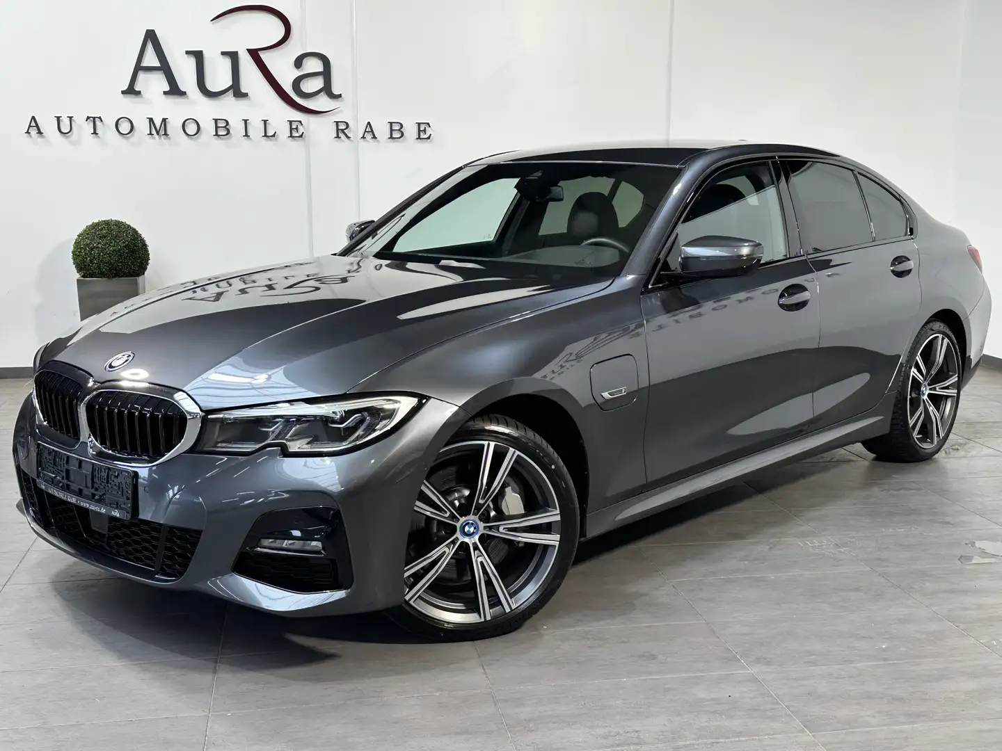 BMW 330 M-Sport NAV+LASER+ACC+HEAD-UP+KAMERA+19ZOLL Gri - 2