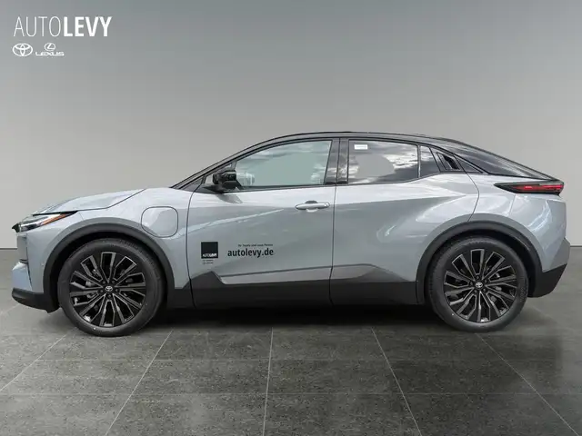Toyota C-HR view 3