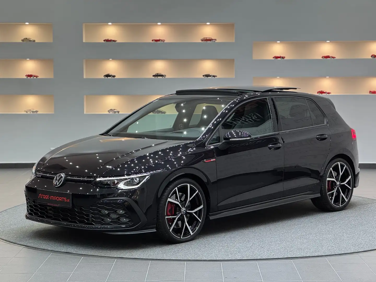Volkswagen Golf 8 GTI DSG *Harman-Kardon*Lenkradhzg.*Pano*Standhzg Schwarz - 1